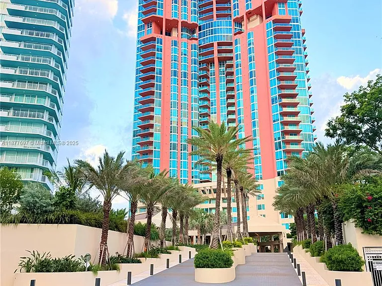 300 S Pointe Dr #2806 — Photo 63