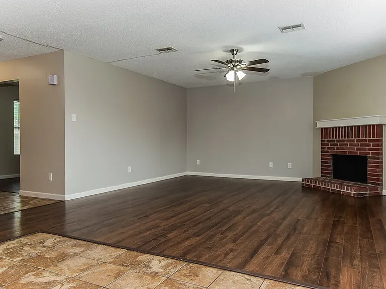 2316 Graystone Dr — Photo 7