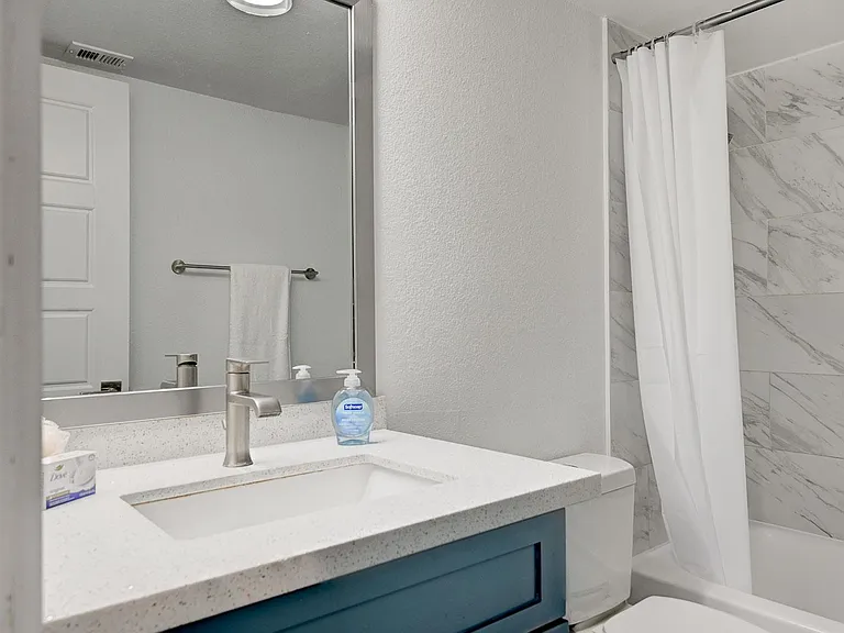 Rancho Vista Apartments — Photo 24