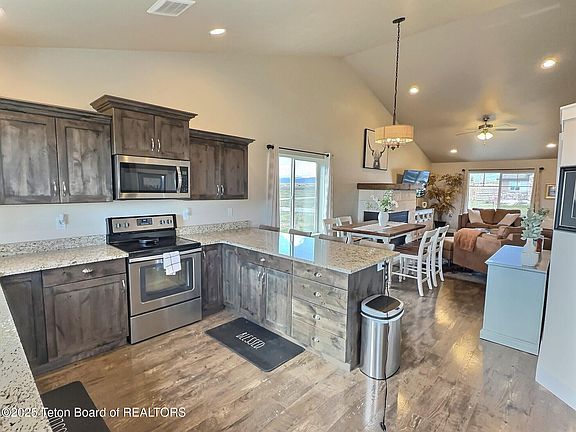 5th image of 2929 Iron Wood Dr