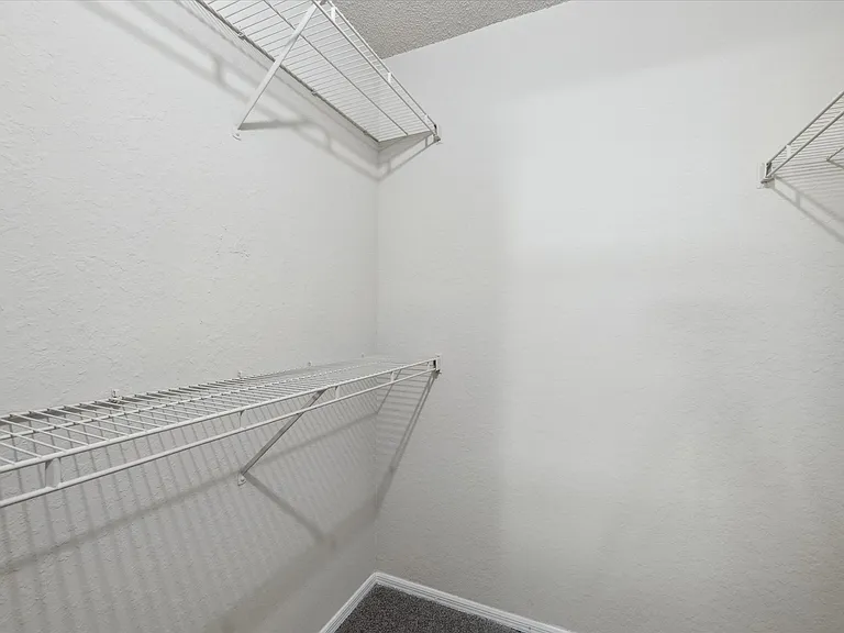1 Bedroom - 1 Bed / 1 Bath - 709 Sq.Ft.