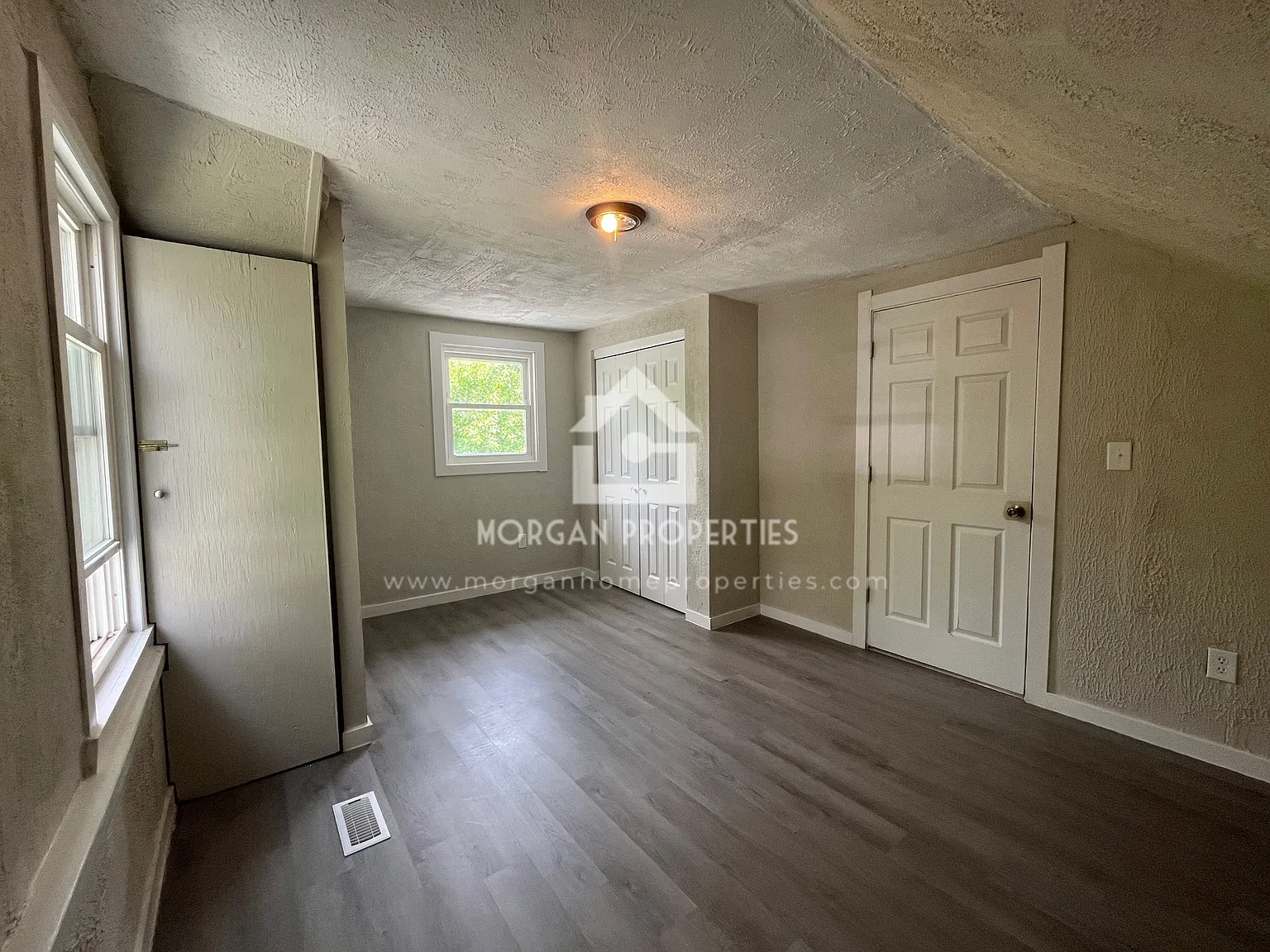 2208 Hendricks - 3 — Photo 1