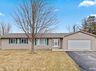 308 W 2nd St, Kingston, IL 60145