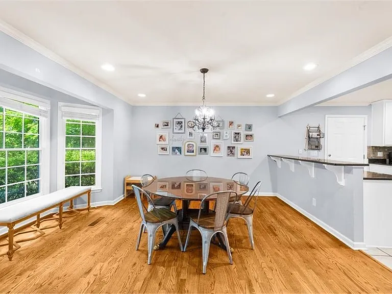5667 Colton Dr — Photo 10