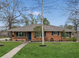 2038 Viking Dr, Houston, TX 77018