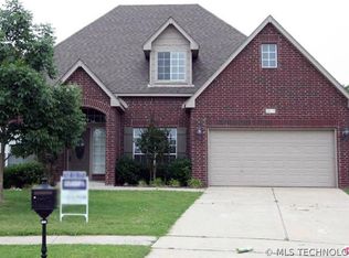 2615 S 10th St, Broken Arrow, OK 74012