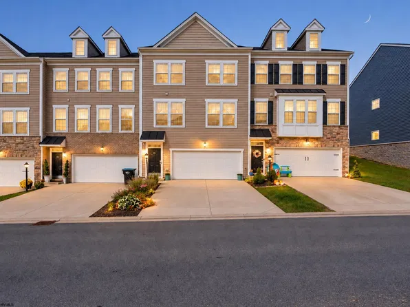25 Dover Ct, Bridgeport, WV 26330
