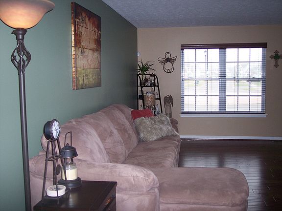 4th image of 92 W Ham Cir