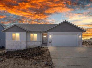 312 Galileo Dr, Riverside, IA 52337