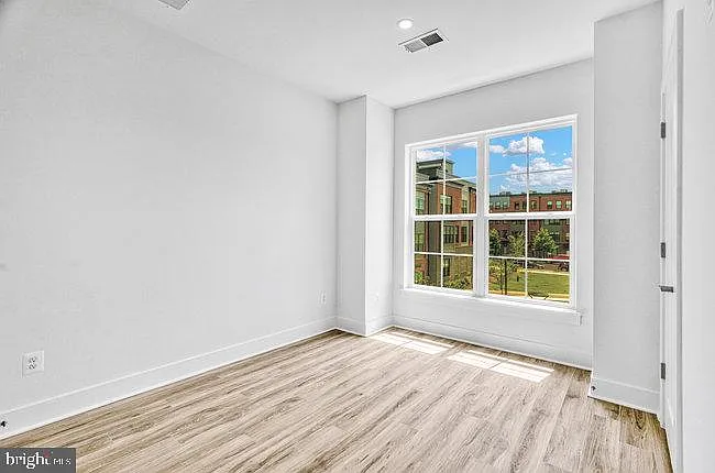 11236 Bunsen St — Photo 38