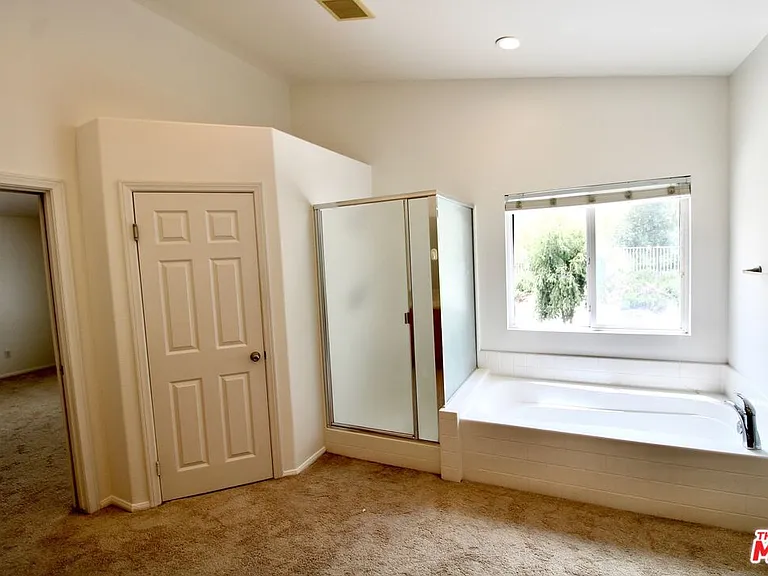 1124 Acapulco Ave — Photo 30
