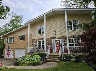 10015 W York House Rd, Beach Park, IL 60087