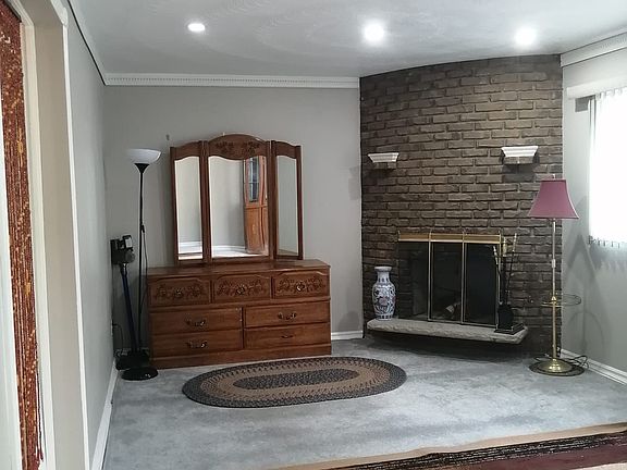 4th image of 58 Bedle Ave #2
