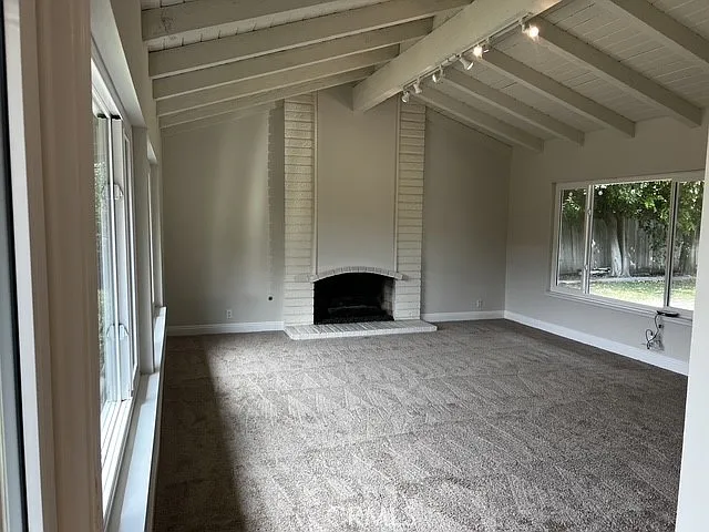 4 bed, 2850 sqft, $6,400 — Photo 4
