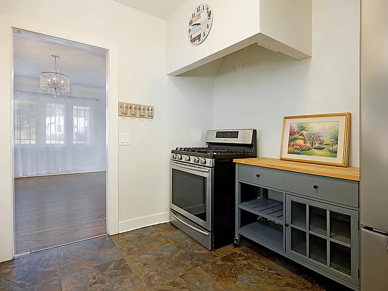 1652 Paloma St — Photo 14