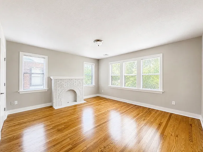 835 East Dr #8 — Photo 4