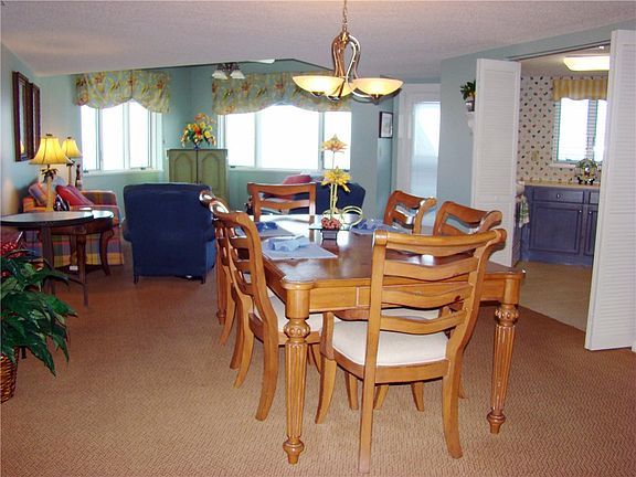 3rd image of 250/251 Sandcastles Ct #234