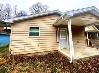 14 Jarvis Ln, Pikeville, KY 41501