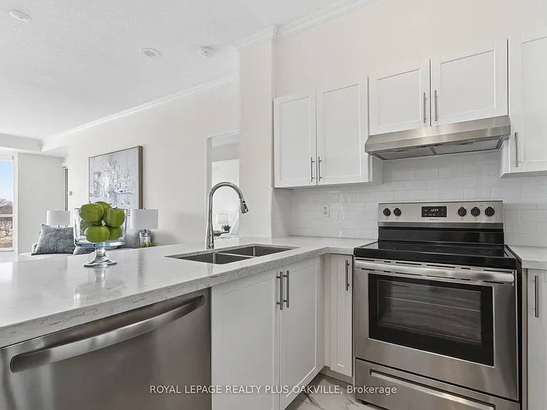 2511 Lakeshore Rd W #718 — Photo 8