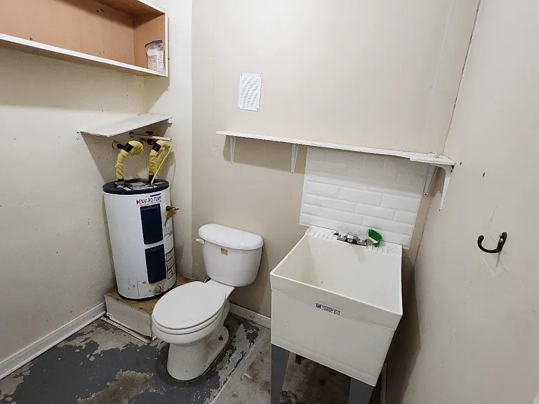6922 Gentle Breeze Dr — Photo 36