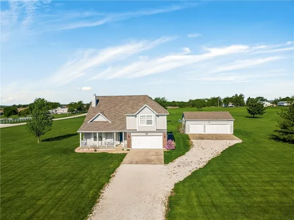 27572 Normandy Rd, Louisburg, KS 66053