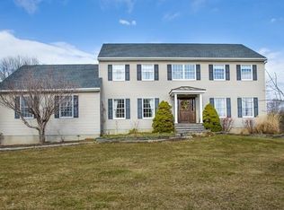 43 Saddle Ridge Dr, Hopewell Junction, NY 12533