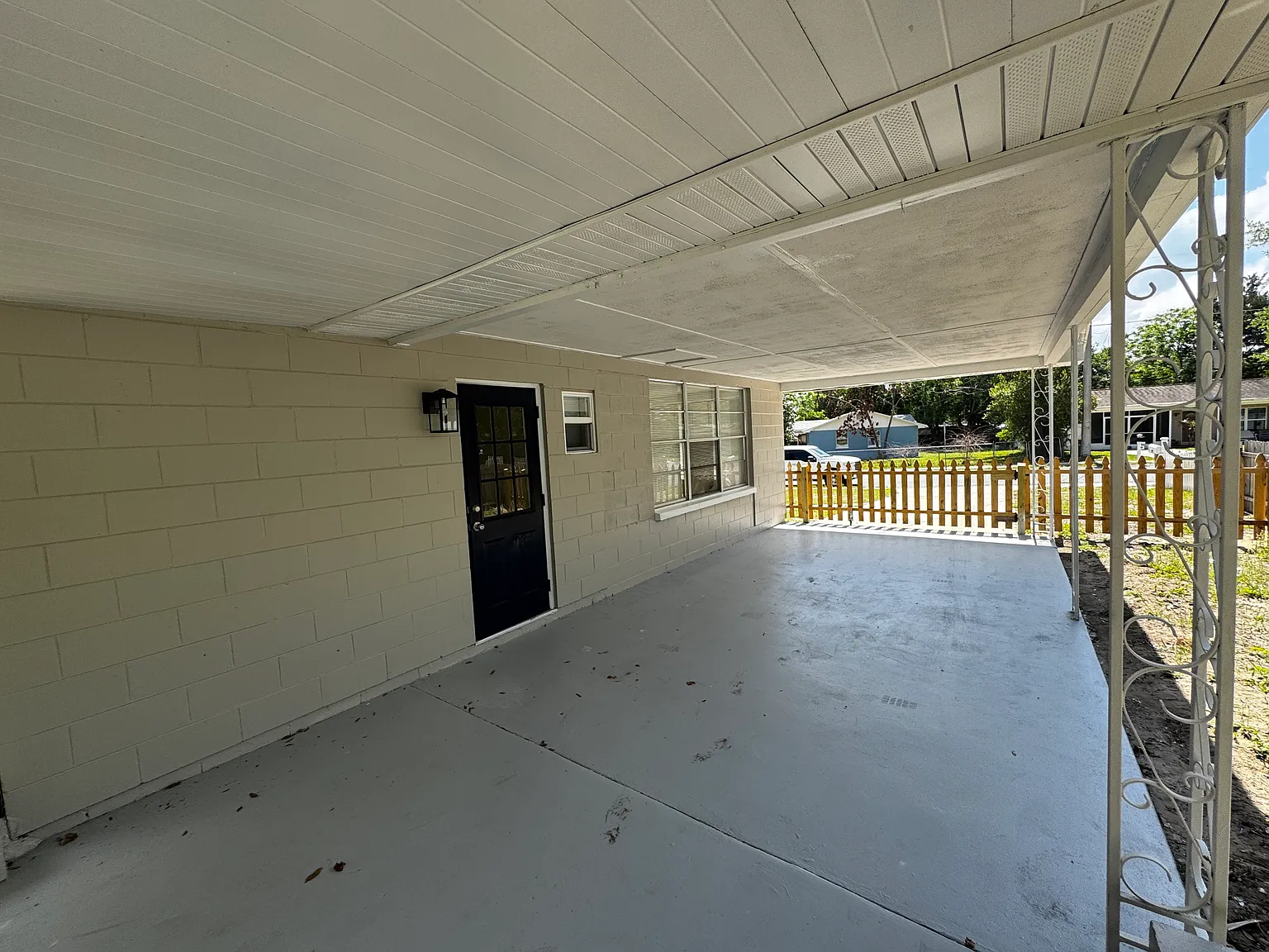 Recently Remodeled Home 3 Beds 2 Baths in Leesburg — Photo 2