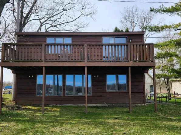 8945 Mott Dr, Jackson, MI 49201