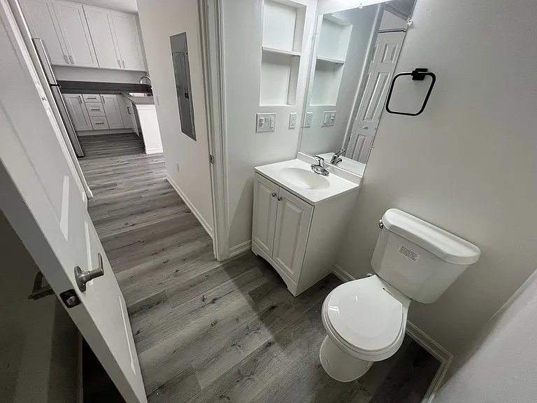 Highland Pacifica Apartments — Photo 10