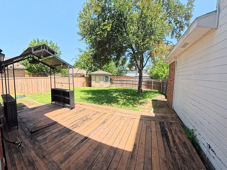 1209 Montclair Dr — Photo 27