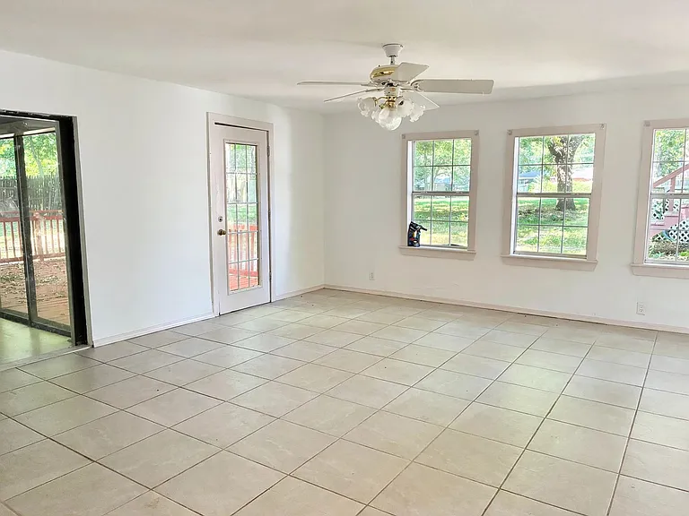5212 S Columbia Pl — Photo 14