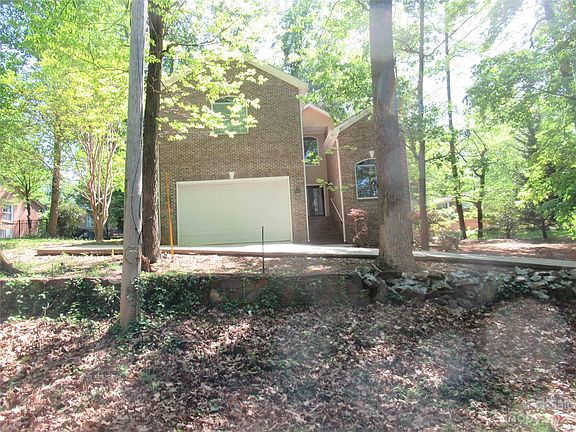 2nd image of 217 Lakeview Dr