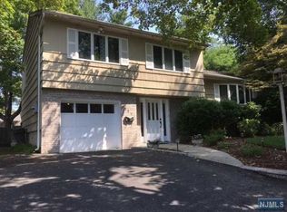 727 Mary Ann Pl, Ridgewood, NJ 07450
