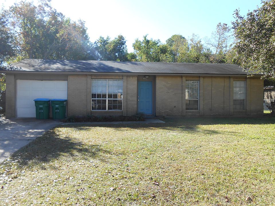 1st image of 2437 Northbrook Dr