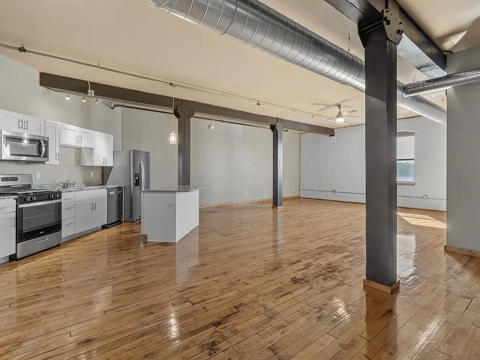 225 E 2nd St #202