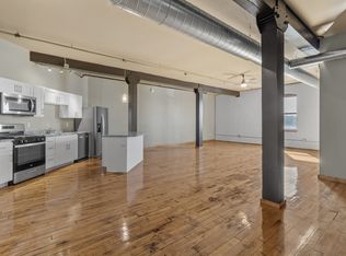 225 E 2nd St #202, Davenport, IA 52801