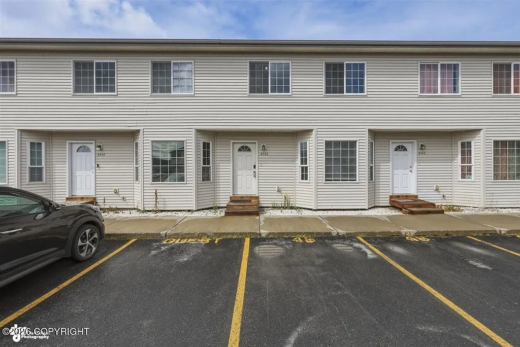 3 bed, 1.5 bath, 1350 sqft, $2,850 — Photo 1