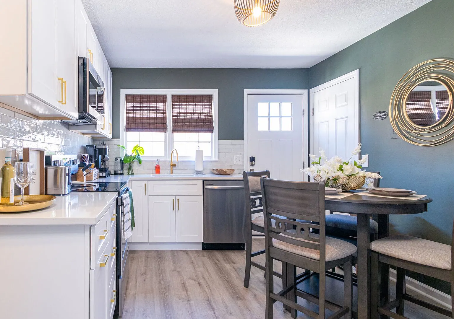 308 Denny Cir — Photo 1