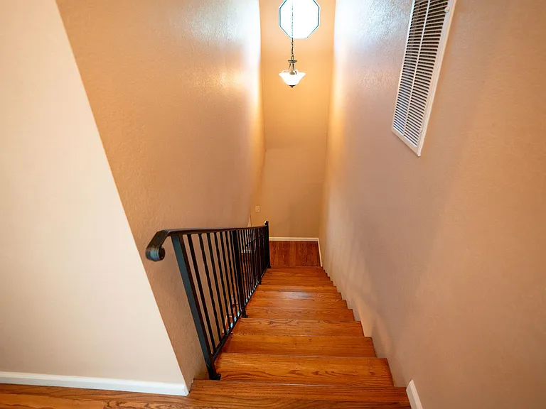 1550 Chabot Ct — Photo 27