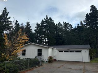 88943 Twin Lakes Ct, Florence, OR 97439