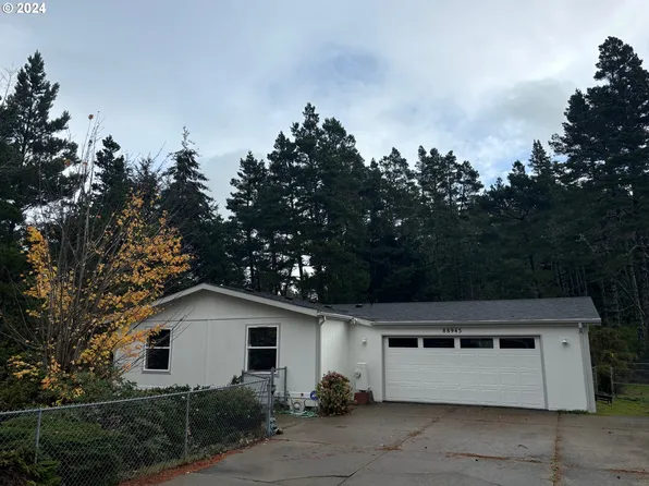 88943 Twin Lakes Ct, Florence, OR 97439