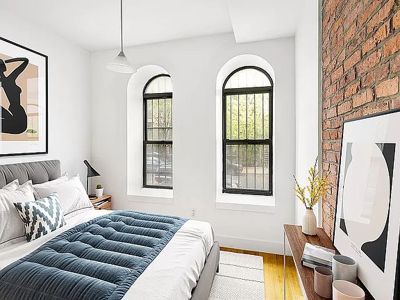 3rd image of 242 Madison St APT 1L
