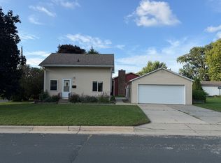 301 4th St SE, Stewartville, MN 55976