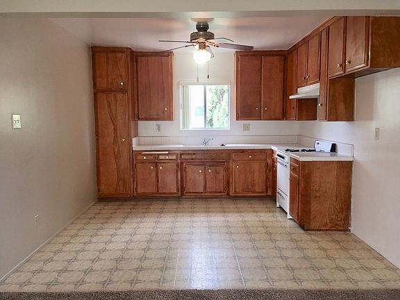 2nd image of 2501 E 4th St #11