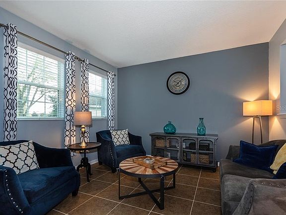 5th image of 2833 Park Meadow Dr