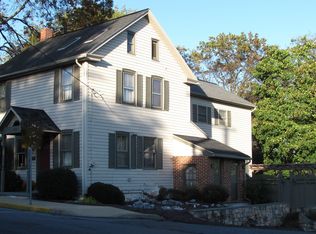 135 S Cedar St, Lititz, PA 17543