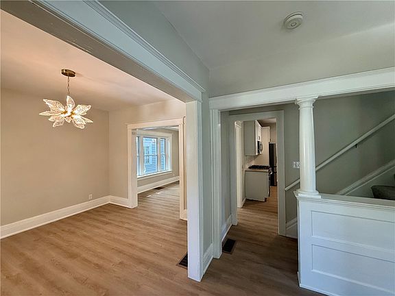 2nd image of 171 Cedarwood Ter