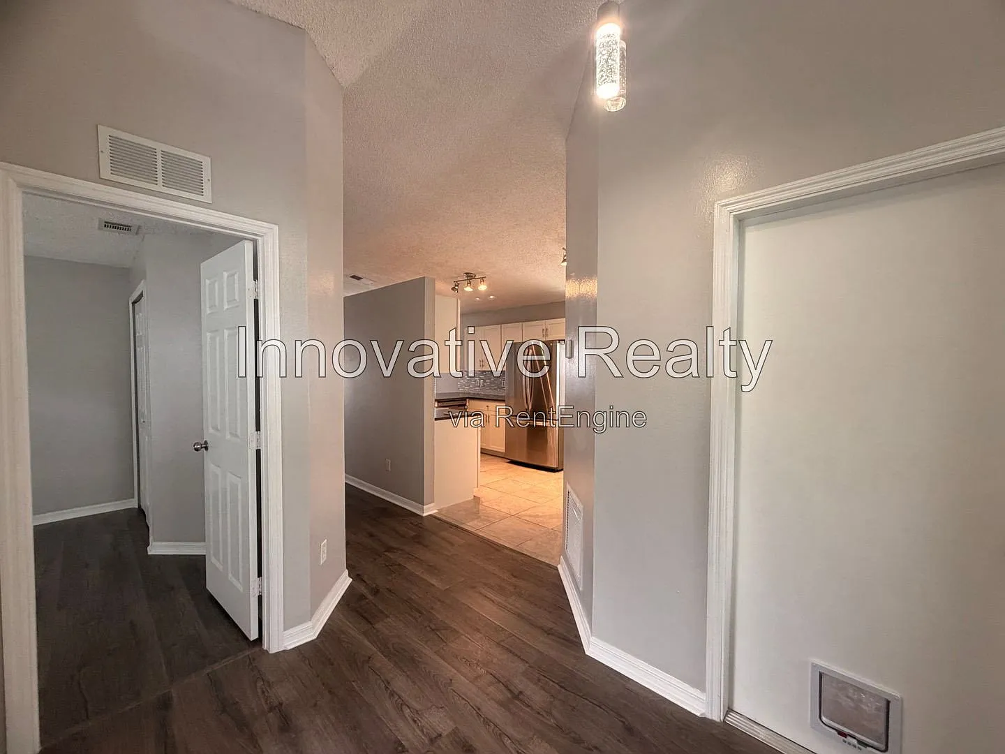 3 bed, 2.0 bath, 1161 sqft, $2,095 — Photo 3