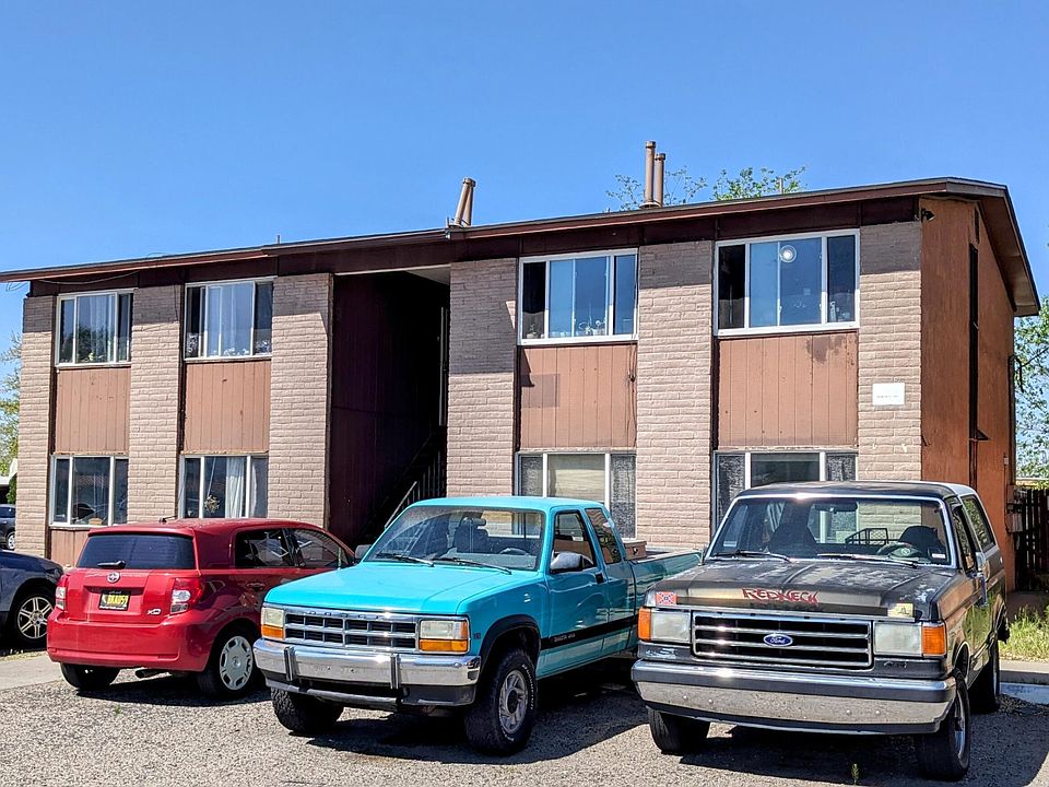 2nd image of 2801 Muriel St NE