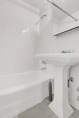 Rented by Cooper & Cooper Real Estate | media 16